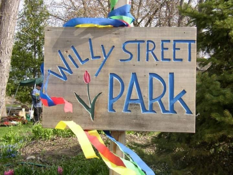 Willy Street Park Sign